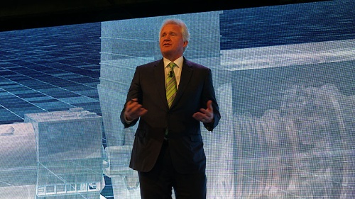 写真1●講演する米GEのジェフ・イメルト会長兼CEO