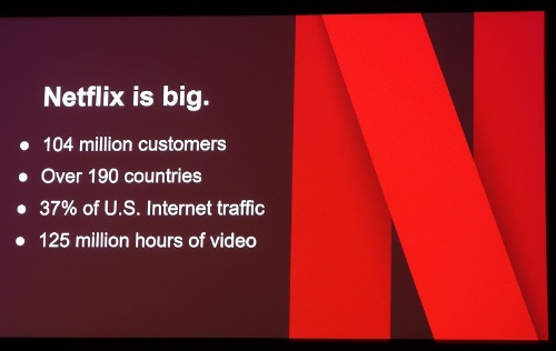 Netflixの加入者数やサービス展開国などを示すスライド