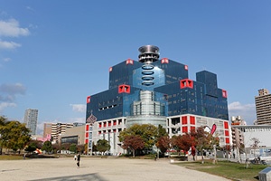 関西テレビ放送の社屋。同社は、優れた技術開発に贈られる日本民間放送連盟賞（技術部門）を2011年から6年連続で受賞している。