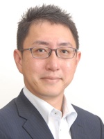 尾藤 篤 氏