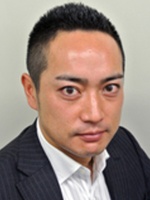 興津 敦 氏
