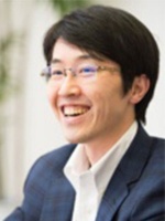 鈴木 良介 氏